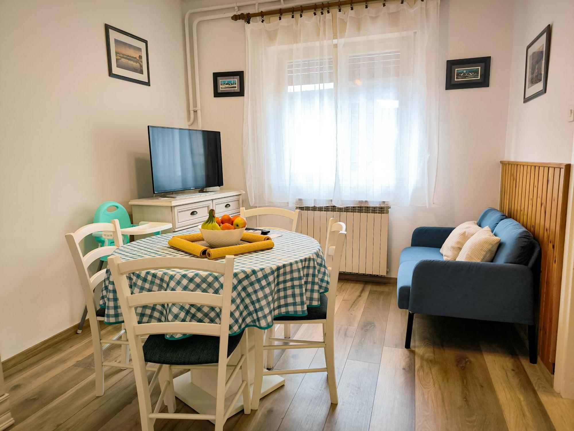 Apartman Valerija อูมัค ภายนอก รูปภาพ